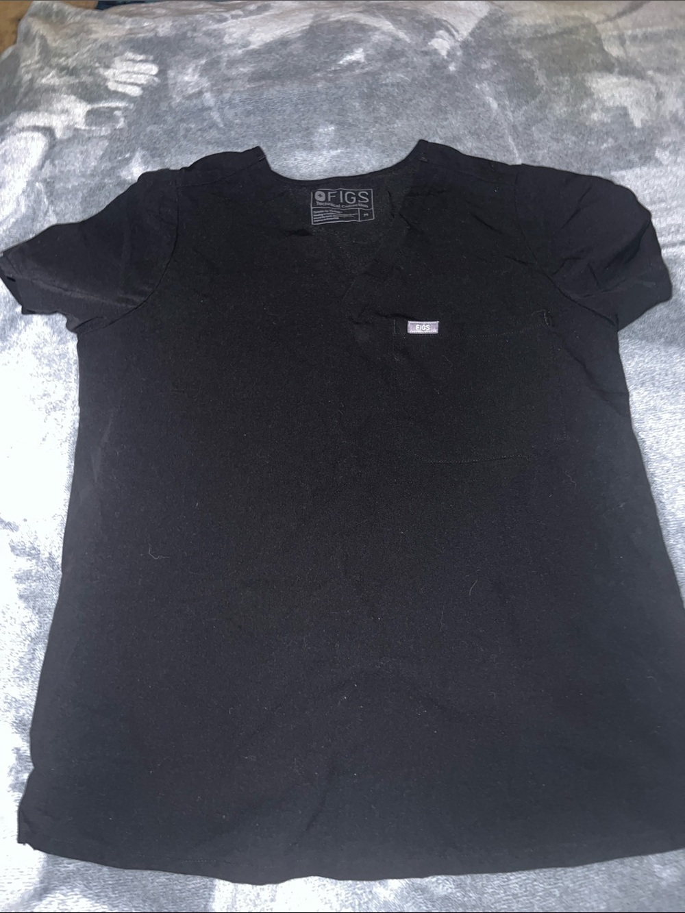 Figs Men's Black V-Neck Tee